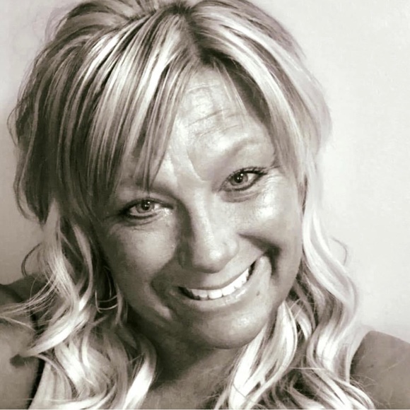 Meet your Posher, Heidi - Picture 1 of 1